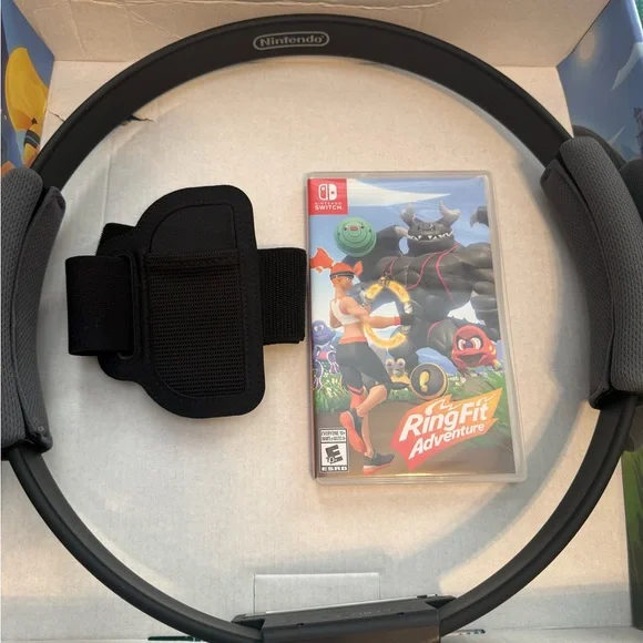 Nintendo Ring Fit Adventure Ring-Con with Red and Blue Joy-Con Artwork - Picture 3 of 16